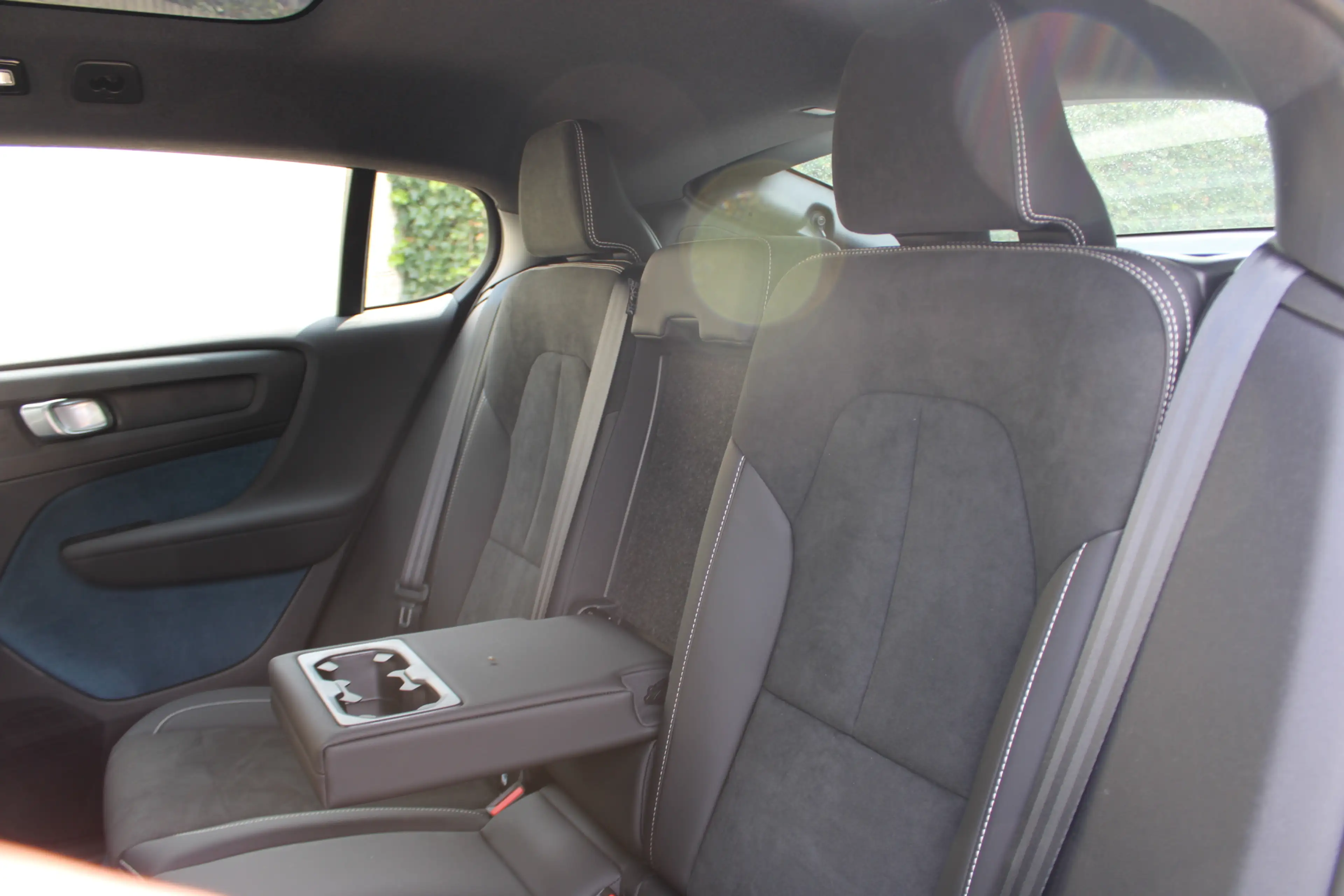 Volvo C40 408PK Twin Ultimate 78 kWh | Panoramadak | H/K | L — photo 38