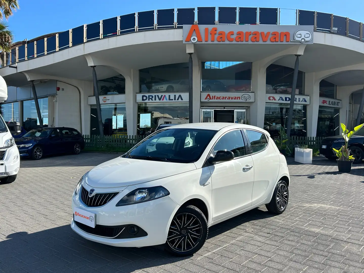 Lancia Ypsilon Ypsilon 1.0 firefly hybrid Gold Wit - 1