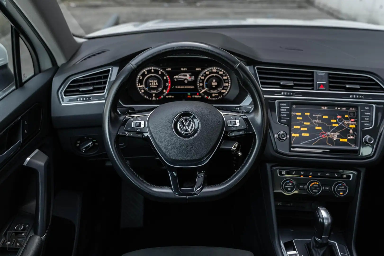 Volkswagen Tiguan 1.4 TSI DSG | 2017 | R-Line | Oryx White Blanc - 2