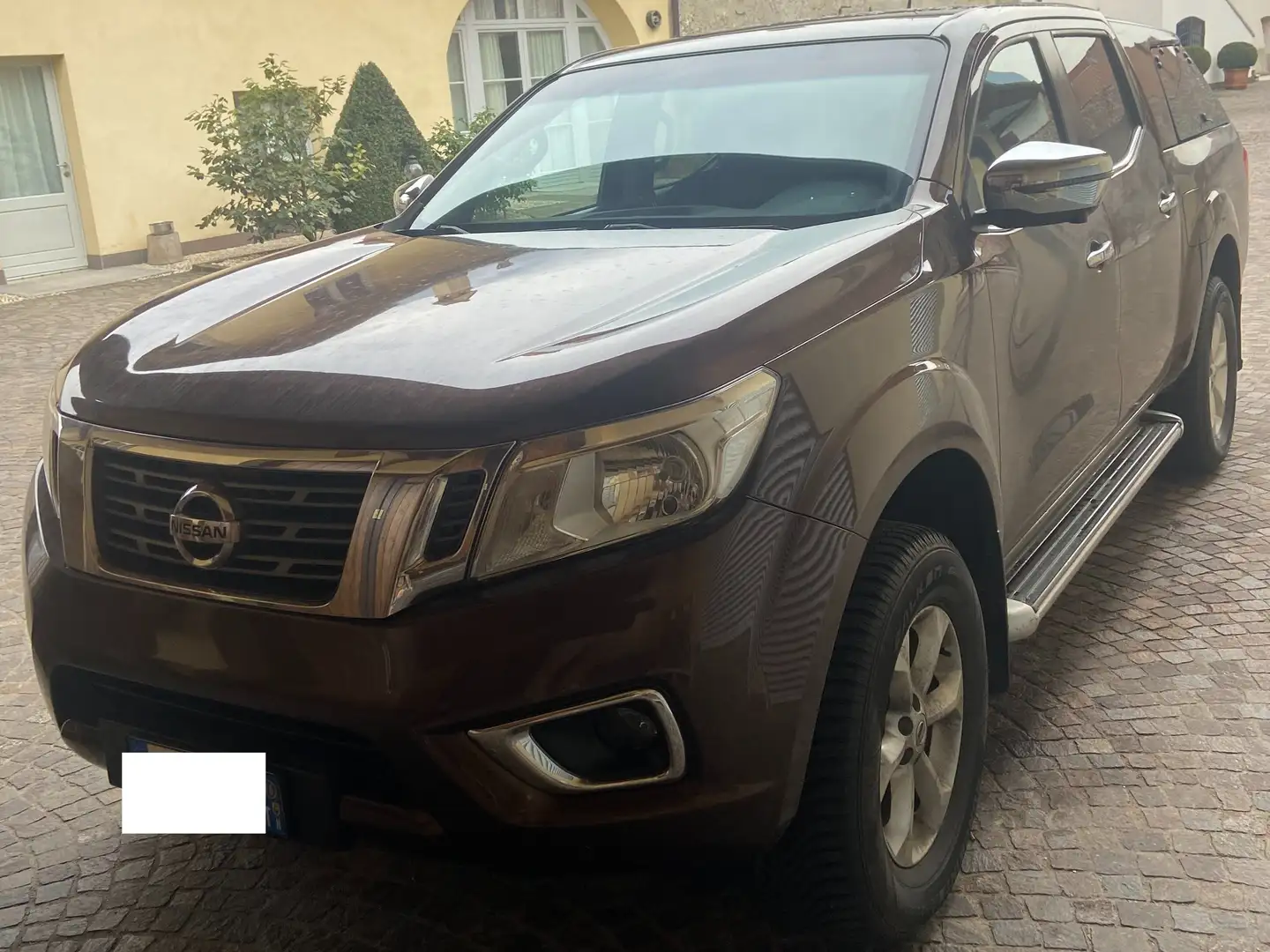 Nissan Navara Navara 2.5 dci d.cab LE my15 Barna - 2