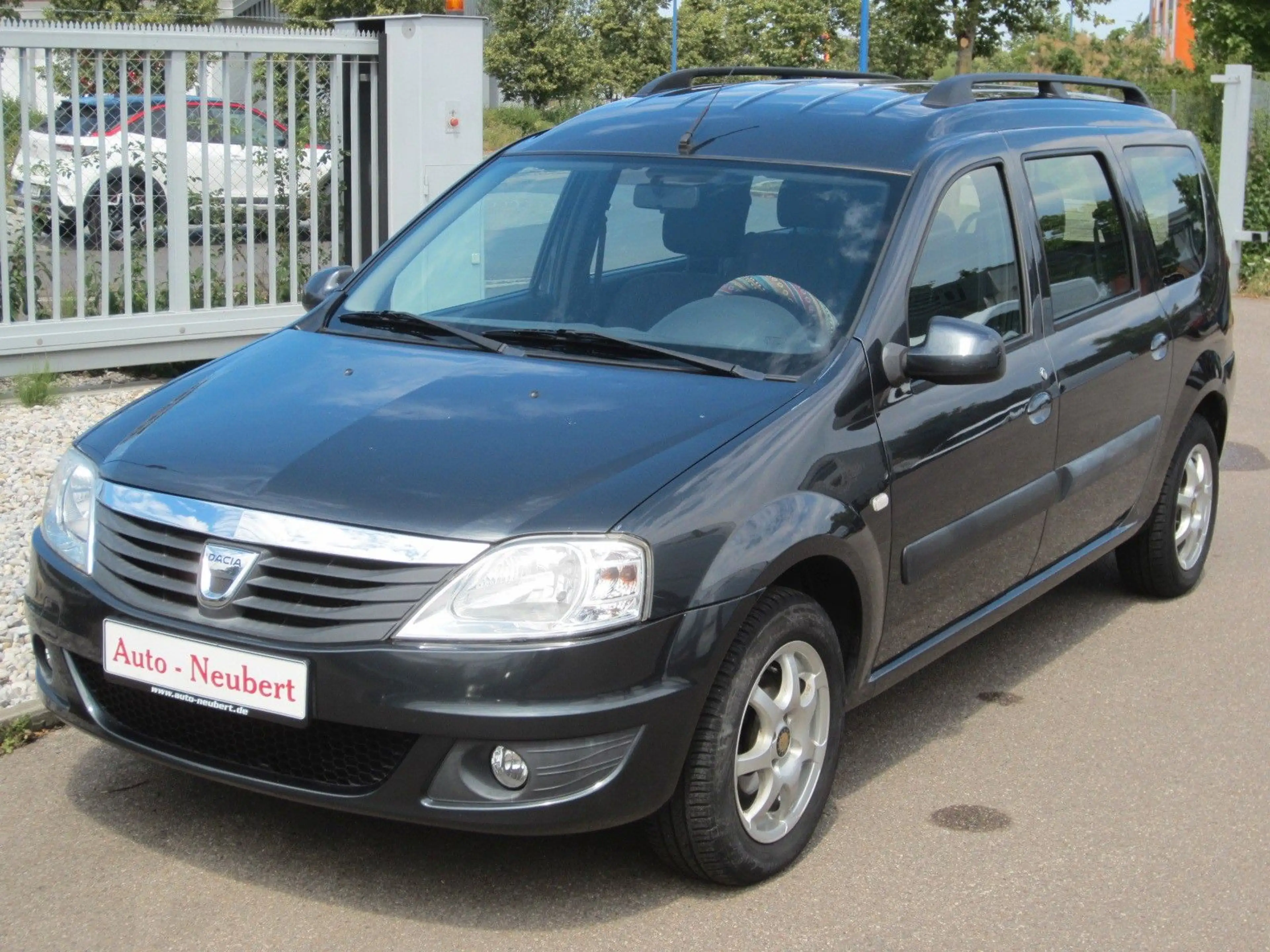 Dacia Logan MCV Kombi Laureate — photo 2
