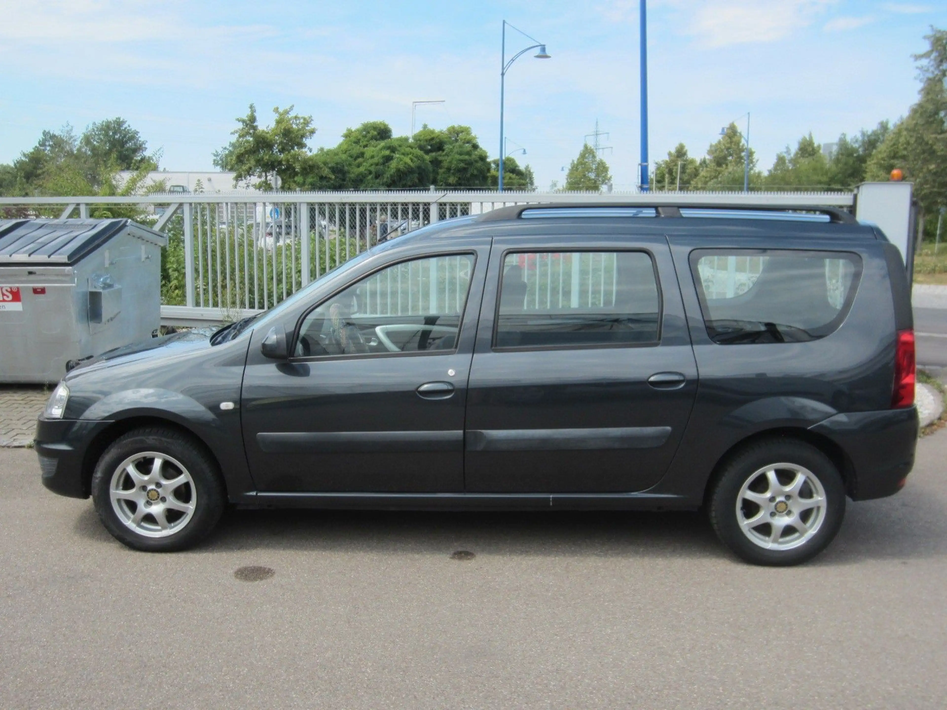 Dacia Logan MCV Kombi Laureate — photo 11
