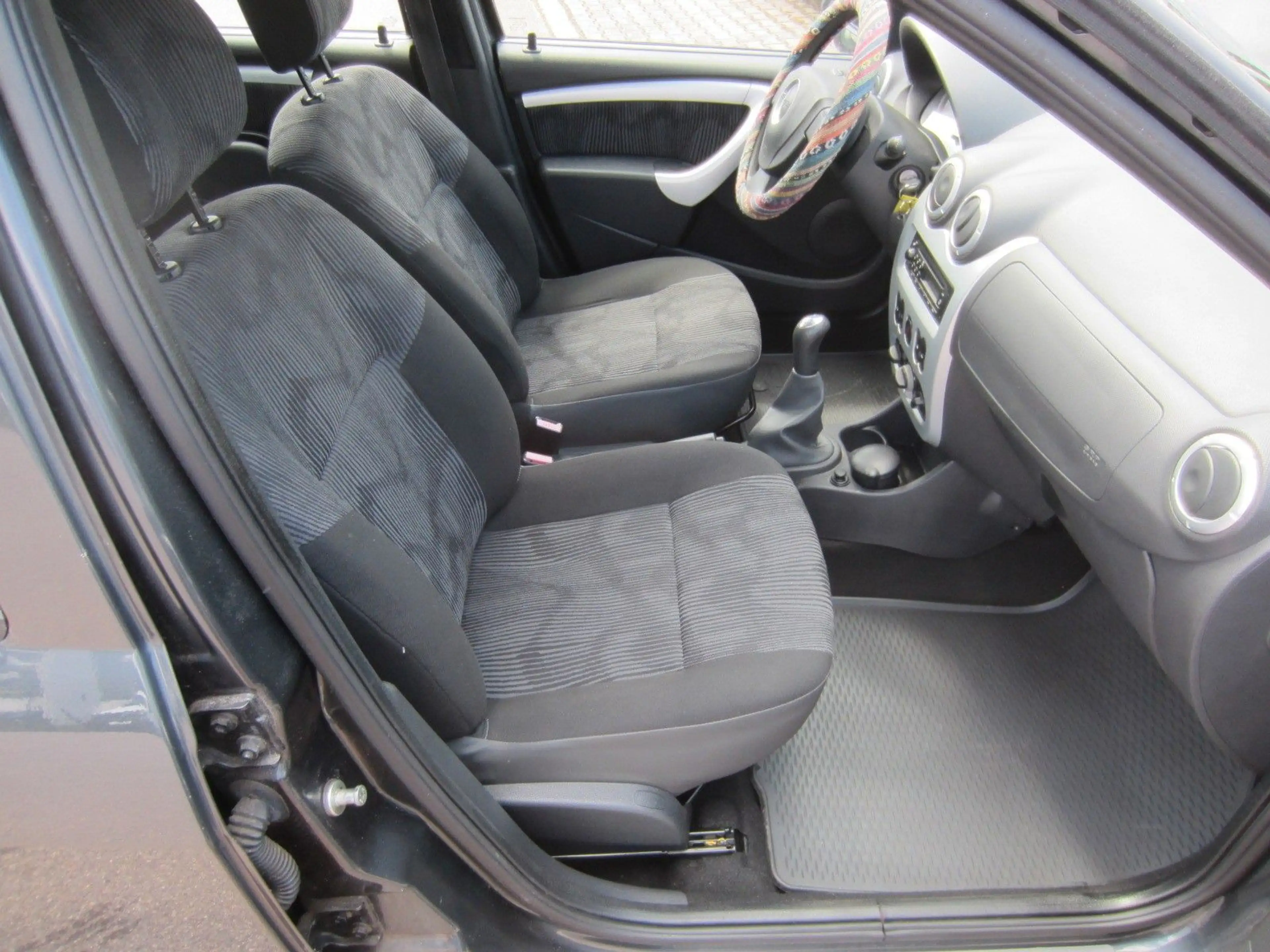 Dacia Logan MCV Kombi Laureate — photo 6