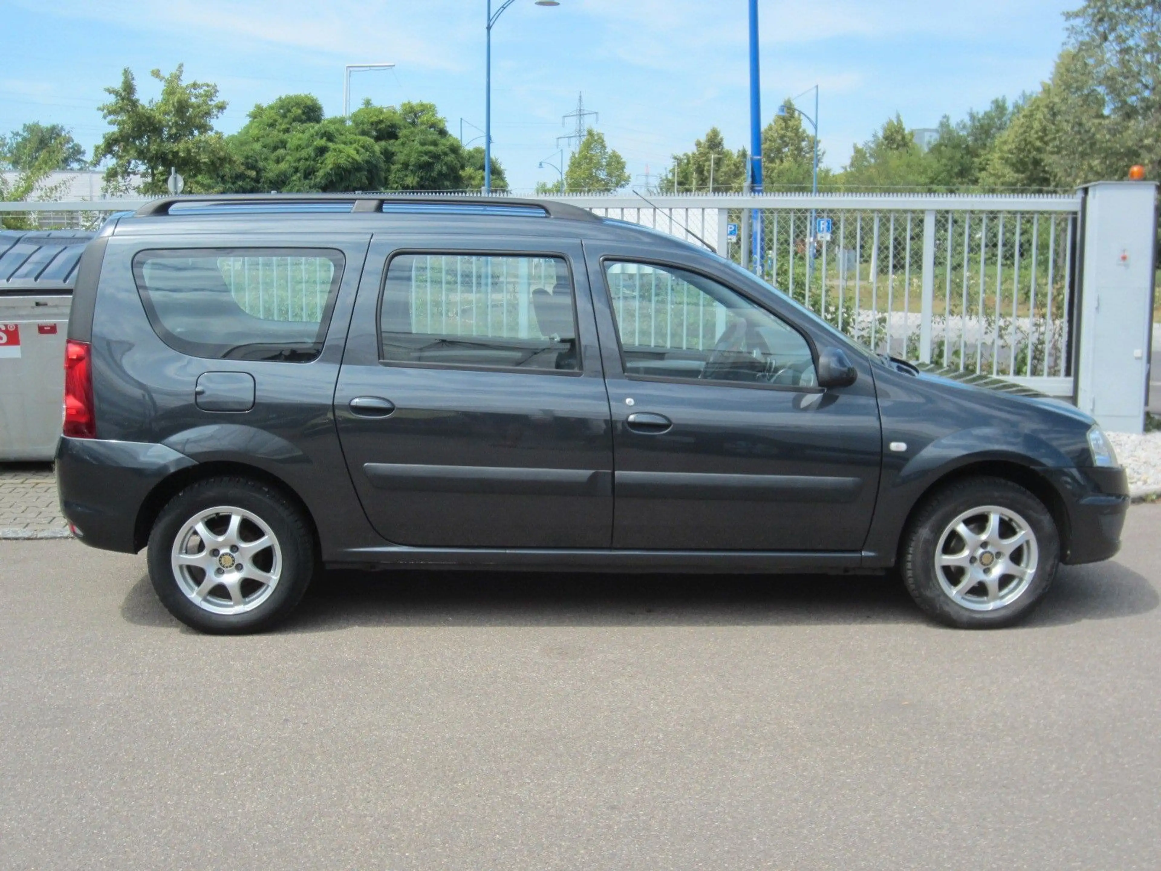 Dacia Logan MCV Kombi Laureate — photo 10