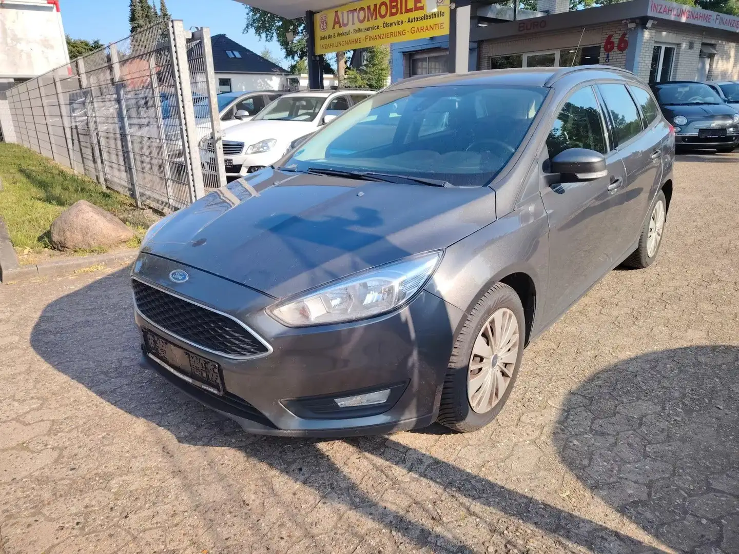 Ford Focus Turnier Business / Klimaanlage / Navi / Grau - 1