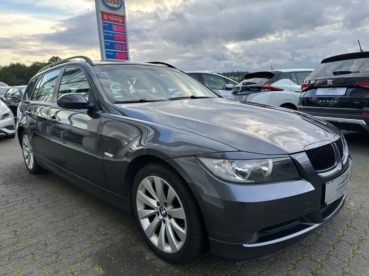 BMW 318 i Touring *NAVI*KLIMA*ALU*SITZHEIZUNG*EURO4** Gris - 1