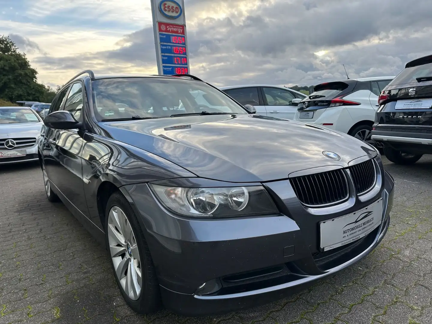 BMW 318 i Touring *NAVI*KLIMA*ALU*SITZHEIZUNG*EURO4** Gris - 2