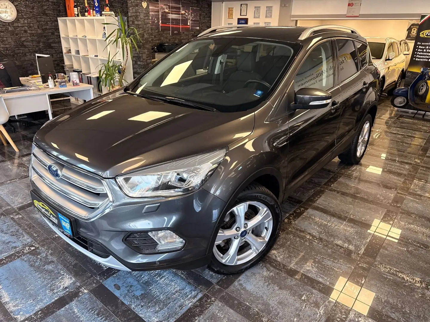 Ford Kuga Titanium/Allrad/AHK/Navi/SHZ/Klimaauto/ Gris - 1