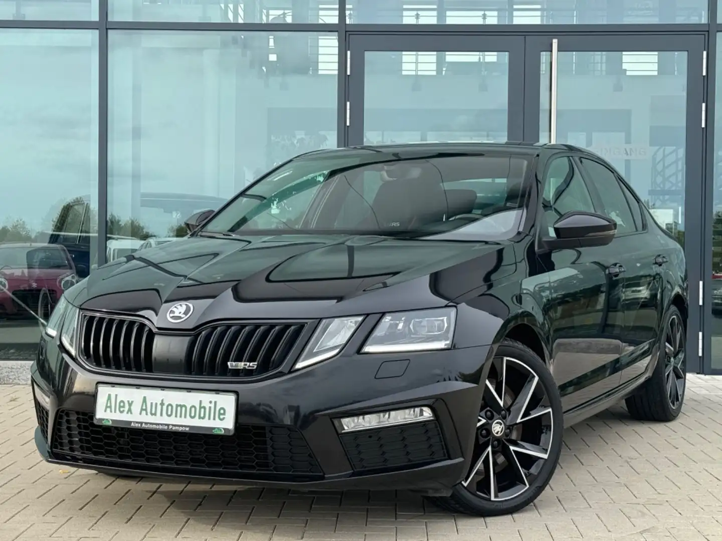 Skoda Octavia 2.0 Lim. RS 245 1. Hand Garantie TÜV NEU Schwarz - 1