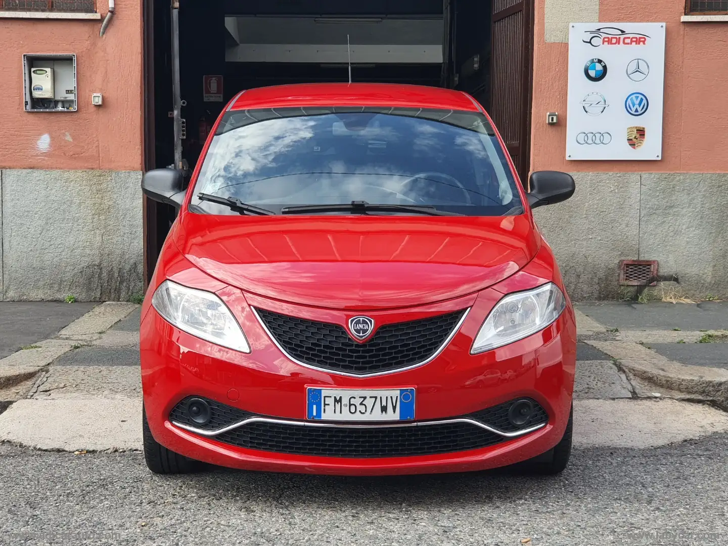 Lancia Ypsilon 1.2 69 CV 5p. GPL Ecochic Rosso - 2