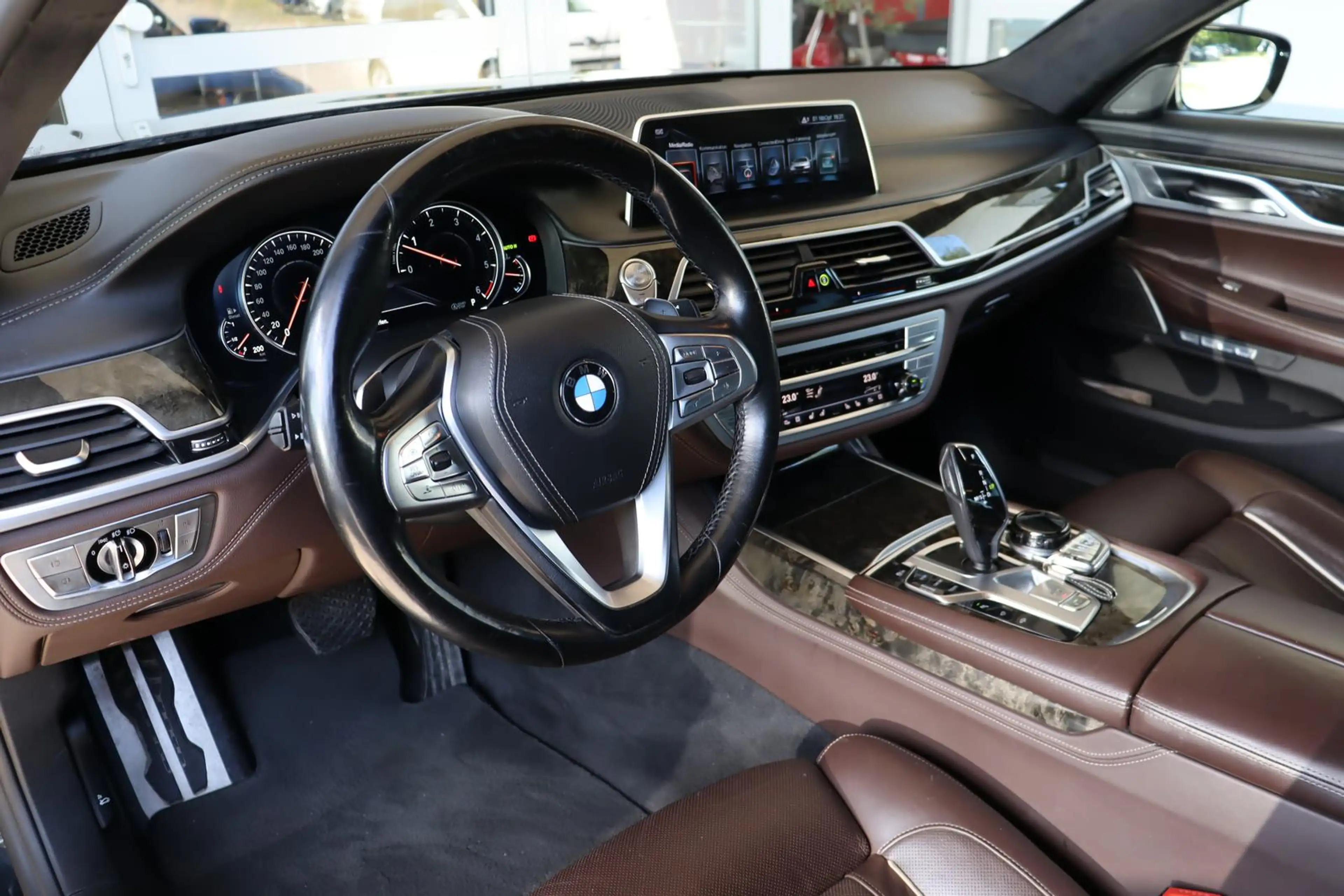 BMW 750 d L xDrive MSport/Experience/Assist/HUD/HK/TV — photo 9