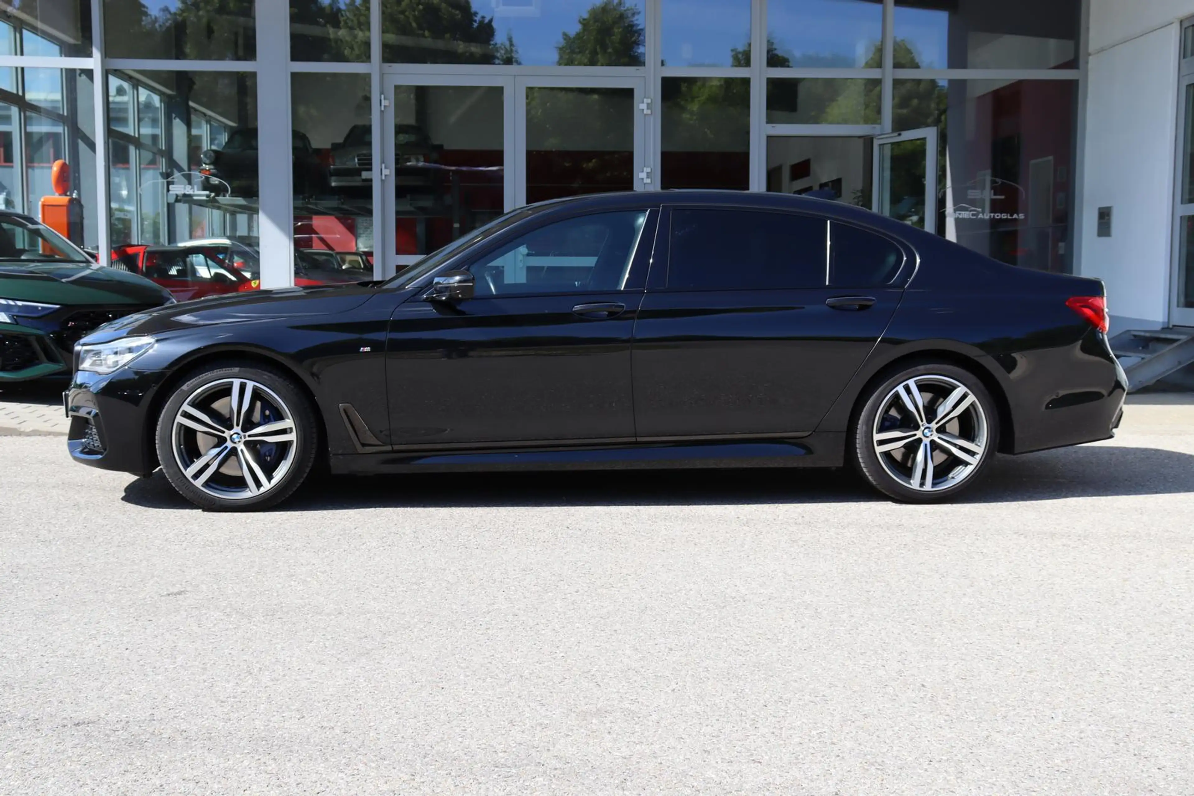 BMW 750 d L xDrive MSport/Experience/Assist/HUD/HK/TV — photo 3