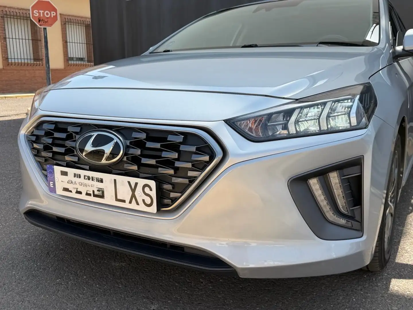Hyundai IONIQ PHEV 1.6 GDI Tecno Gris - 2