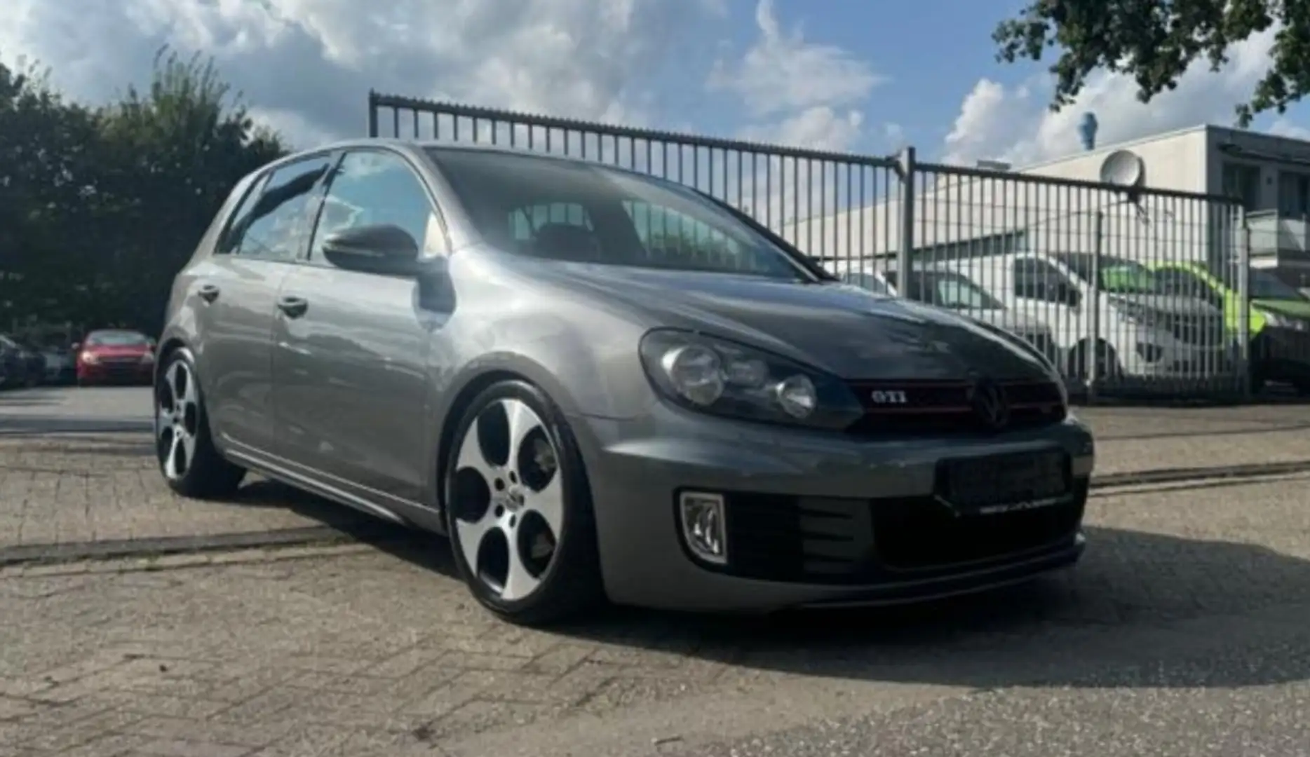 Volkswagen Golf GTI 2.0 TSI - 1