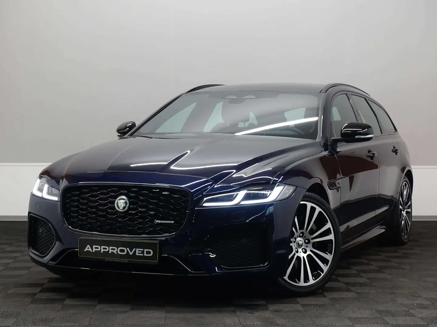 Jaguar XF Sportbrake D200 R-Dynamic SE Auto Bleu - 1