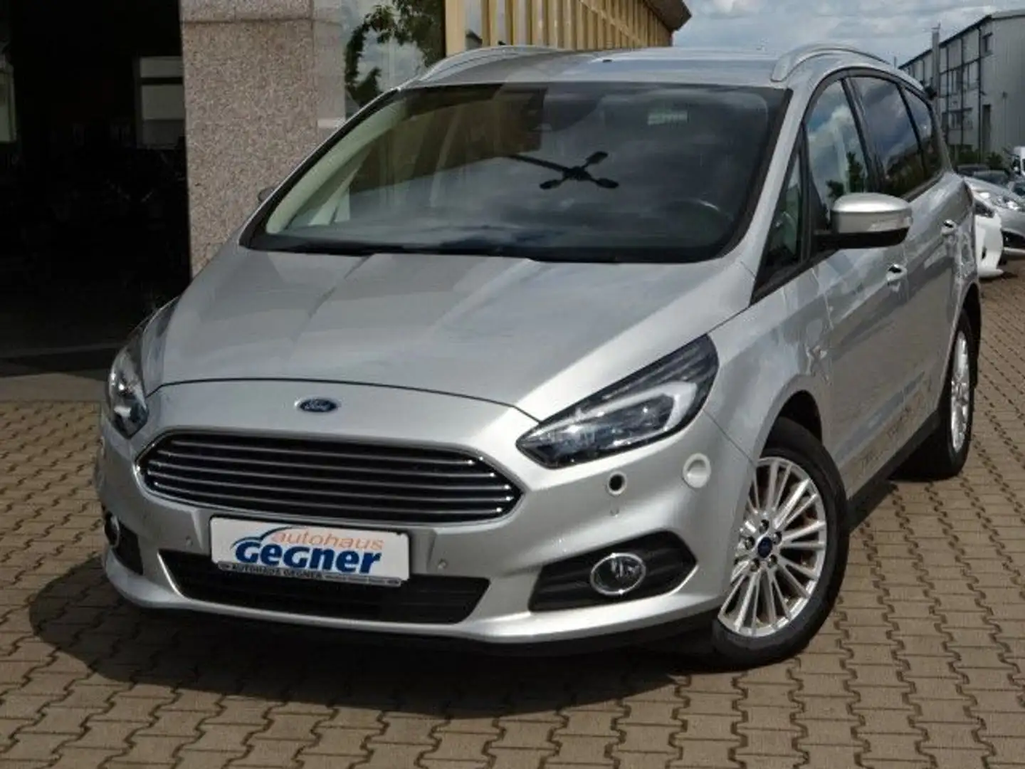 Ford S-Max 190PS Autm. Business Navi LED SHZ Silber - 2