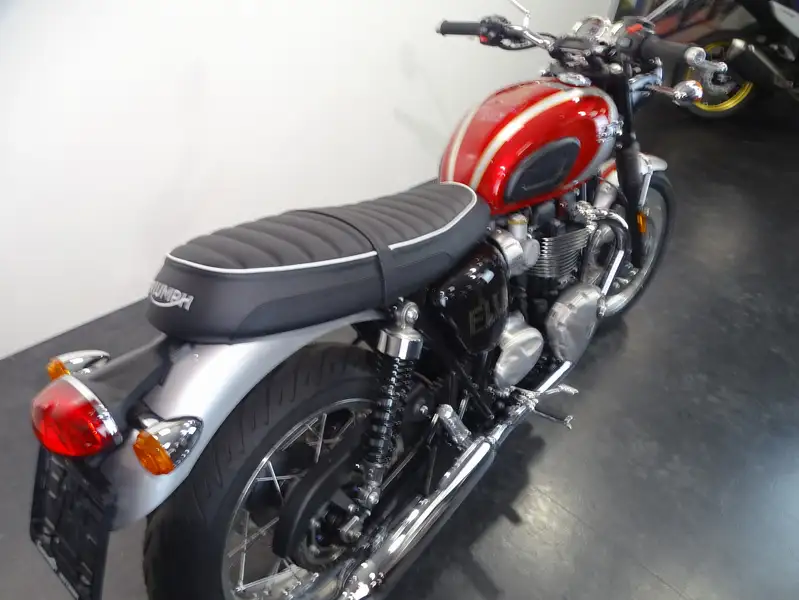 Triumph Bonneville T120 - foto 3