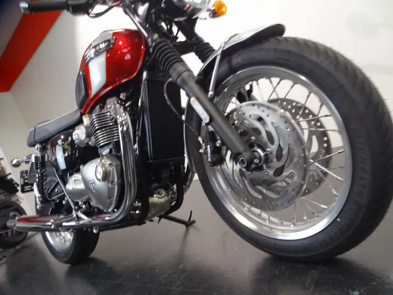 Triumph Bonneville T120 - foto 4