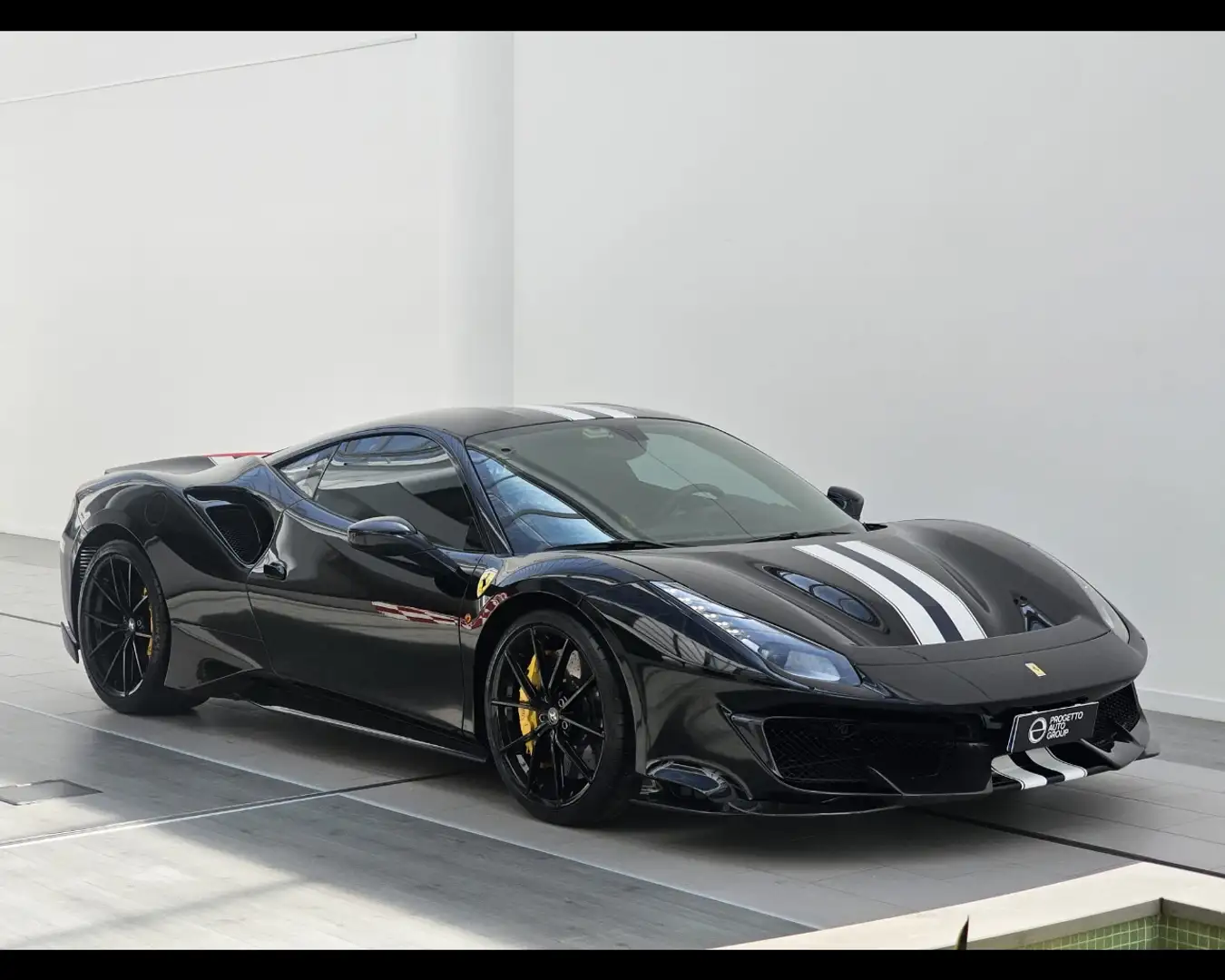 Ferrari 488 Pista Rot - 1