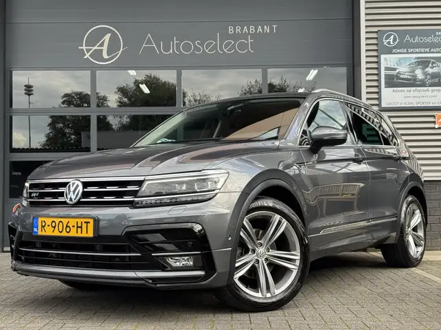 Volkswagen Tiguan 1.4 TSI ACT R-Line Pano | Camera | Trekhaak