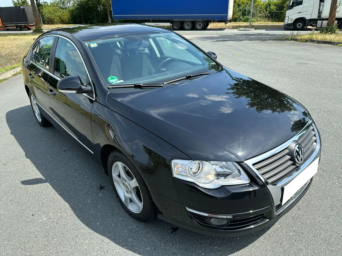 Volkswagen Passat Passat 2.0 TDI, Automatik, AHK, wenig KM Black - 2