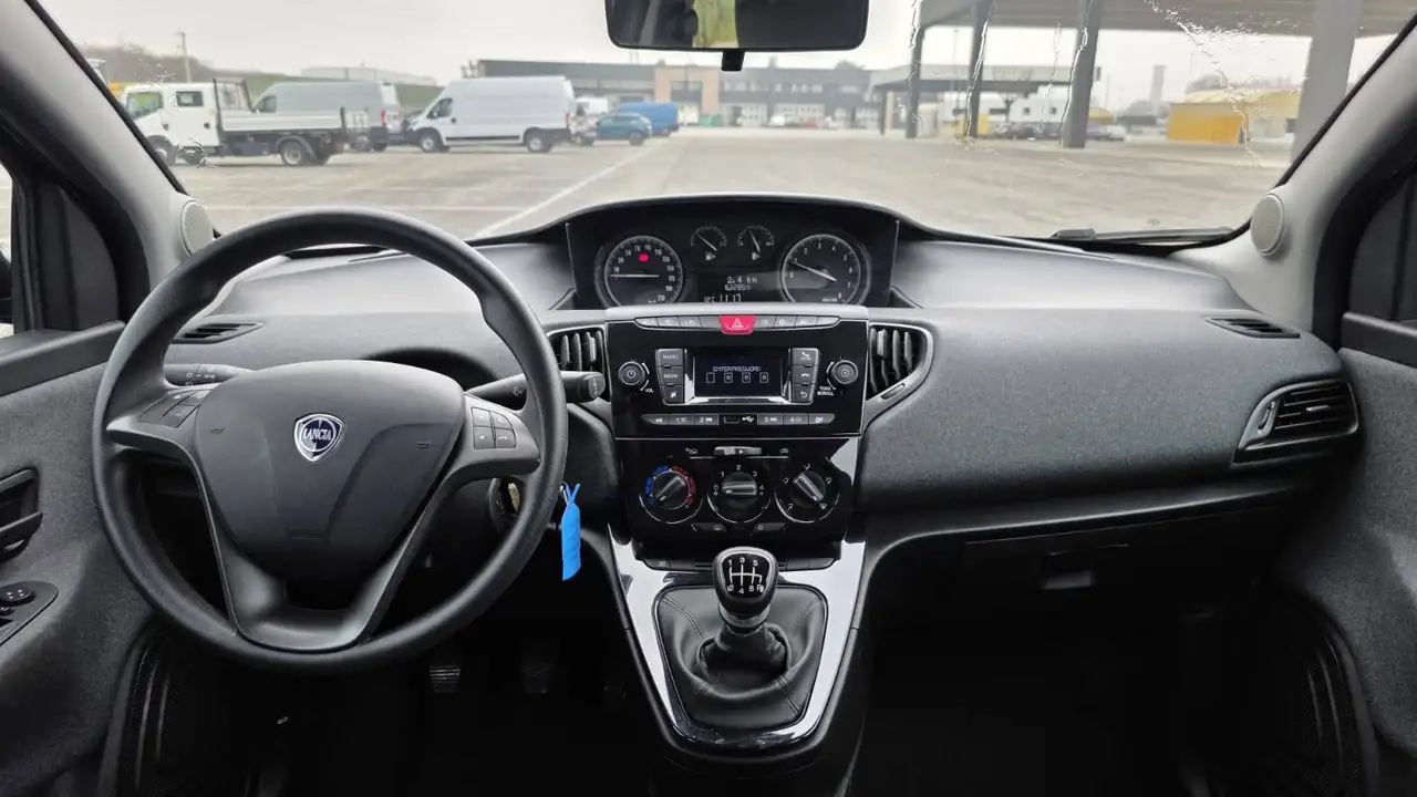 Lancia Ypsilon 2022 — фото 10