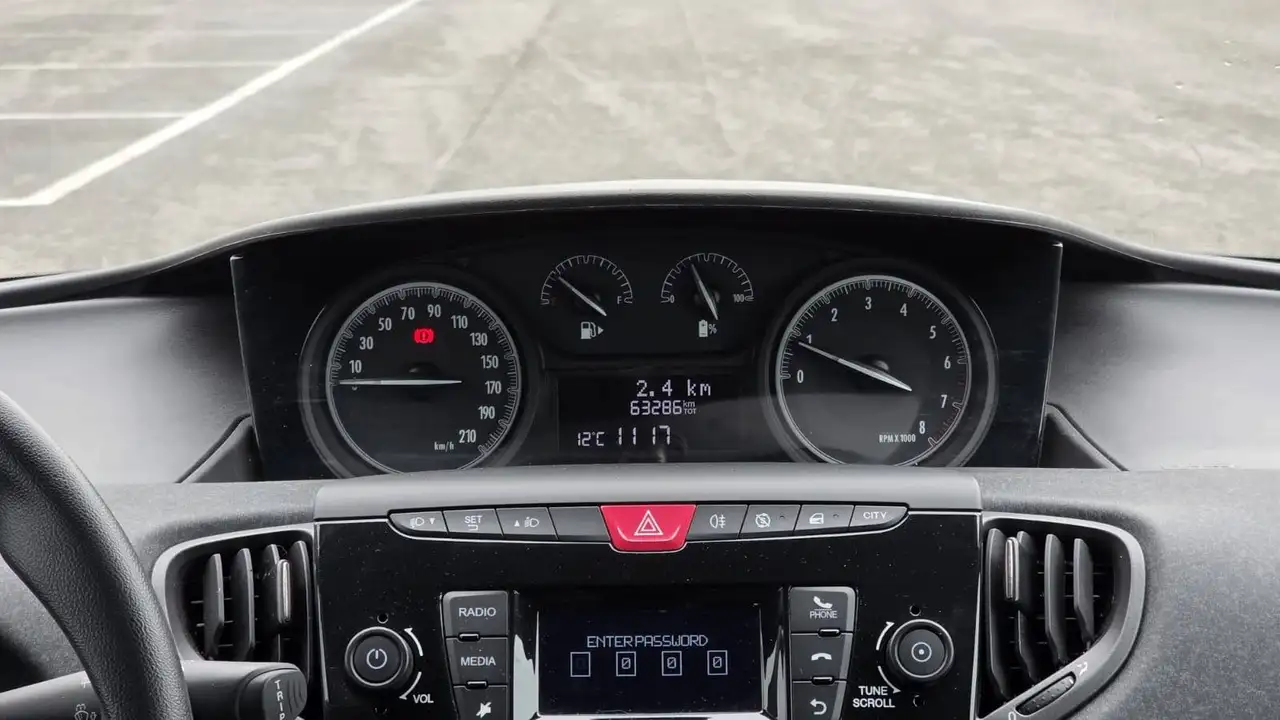Lancia Ypsilon 2022 — фото 14