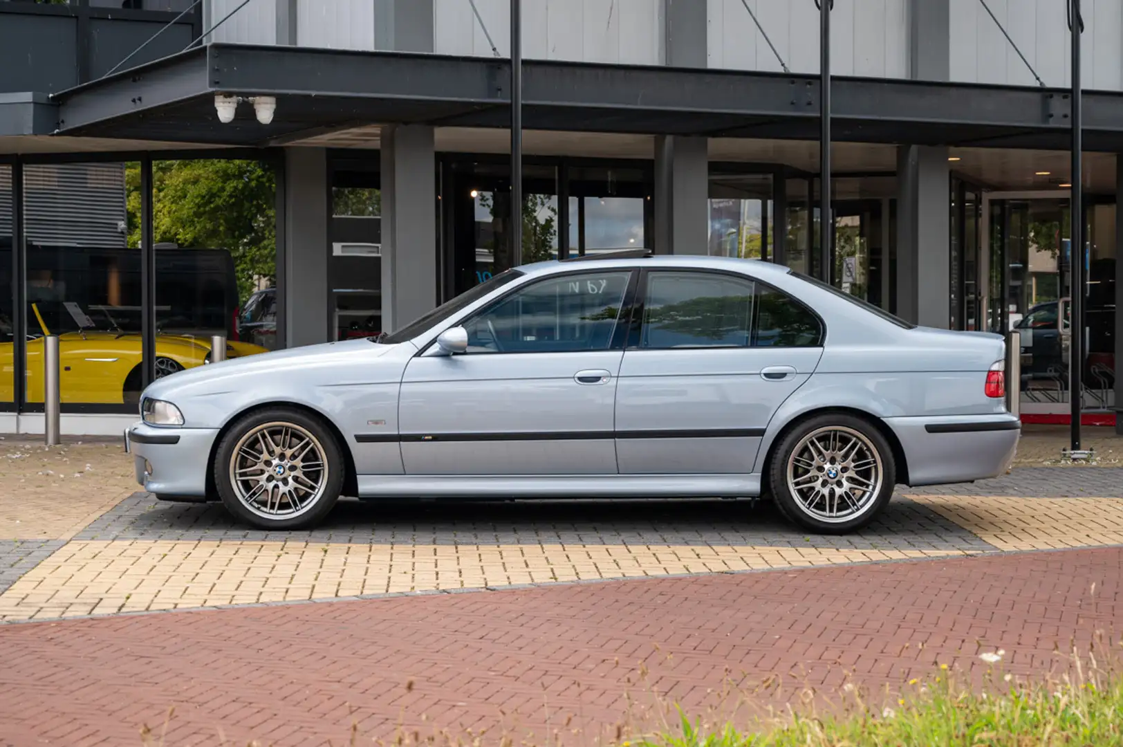 BMW M5 E39 4.9 V8 - 2