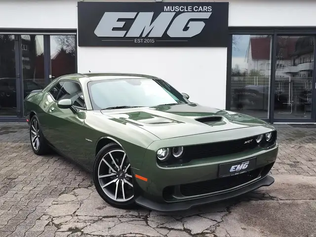 Dodge Challenger R/T 345 HEMI V8