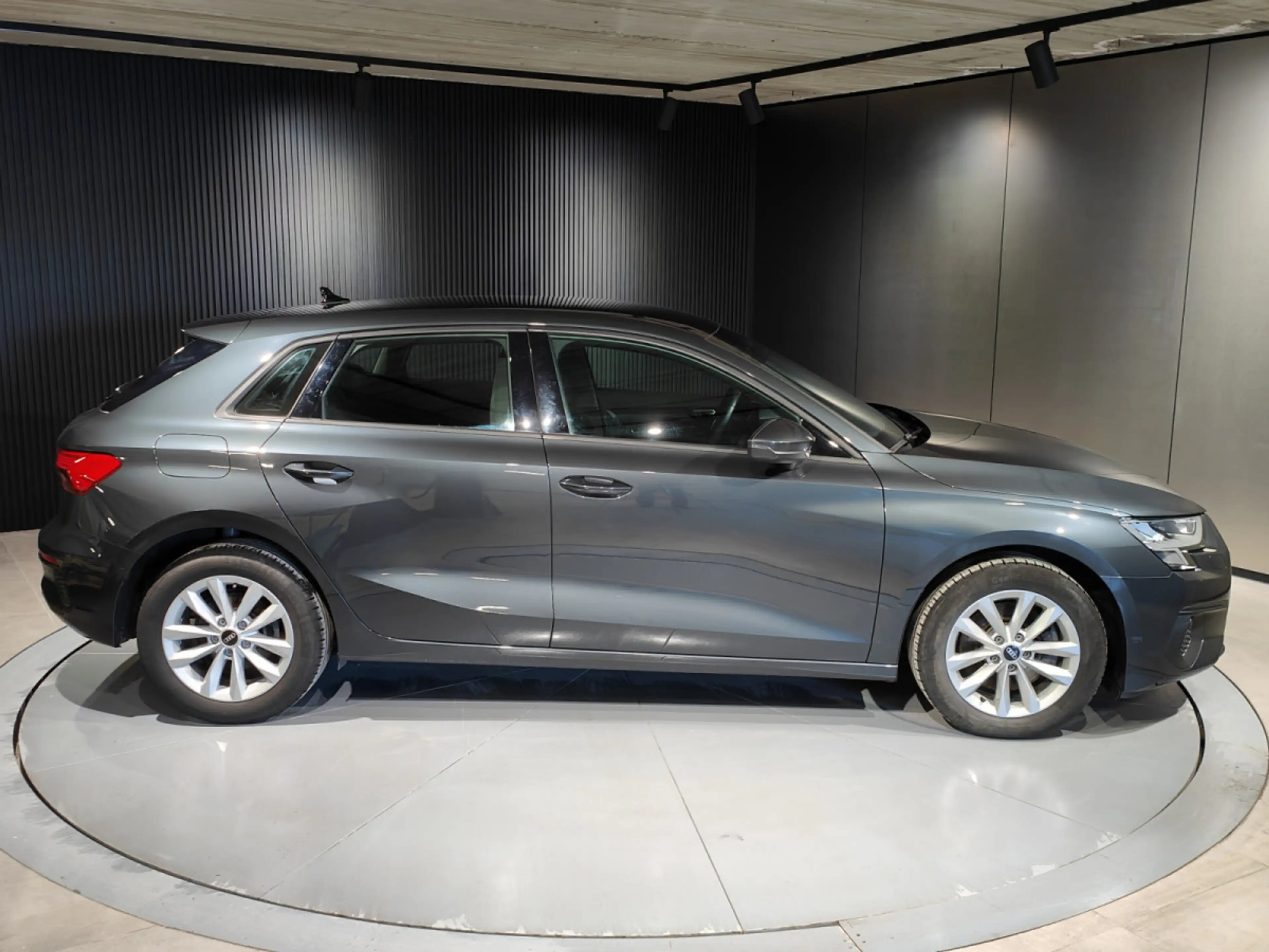 Audi A3 A3 SPORTBACK 35 TDi S-TRONIC CARPLAY VIRTUAL LED — photo 2