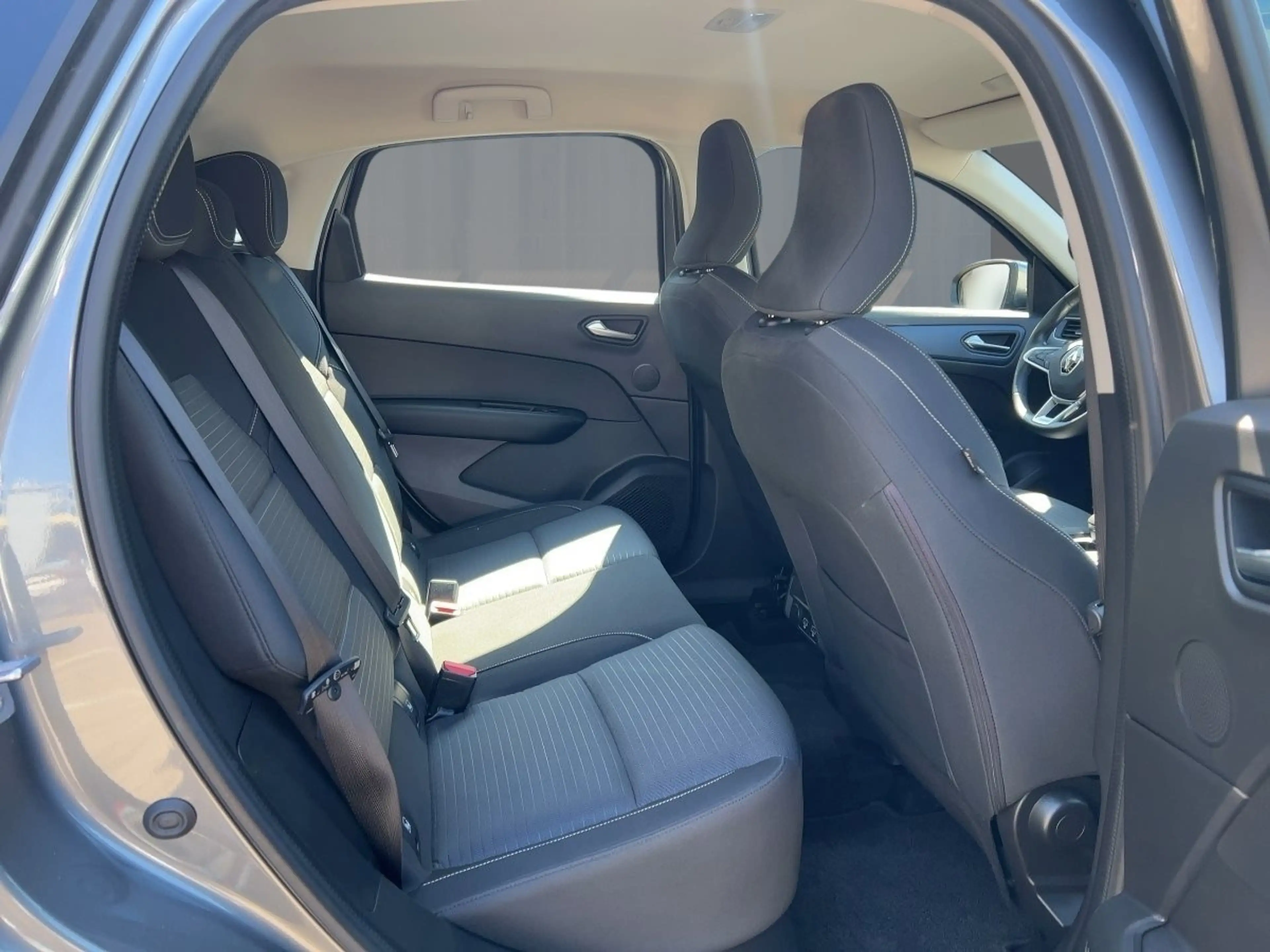 Renault Arkana 1.3 TCe 140 EQUILIBRE — photo 9