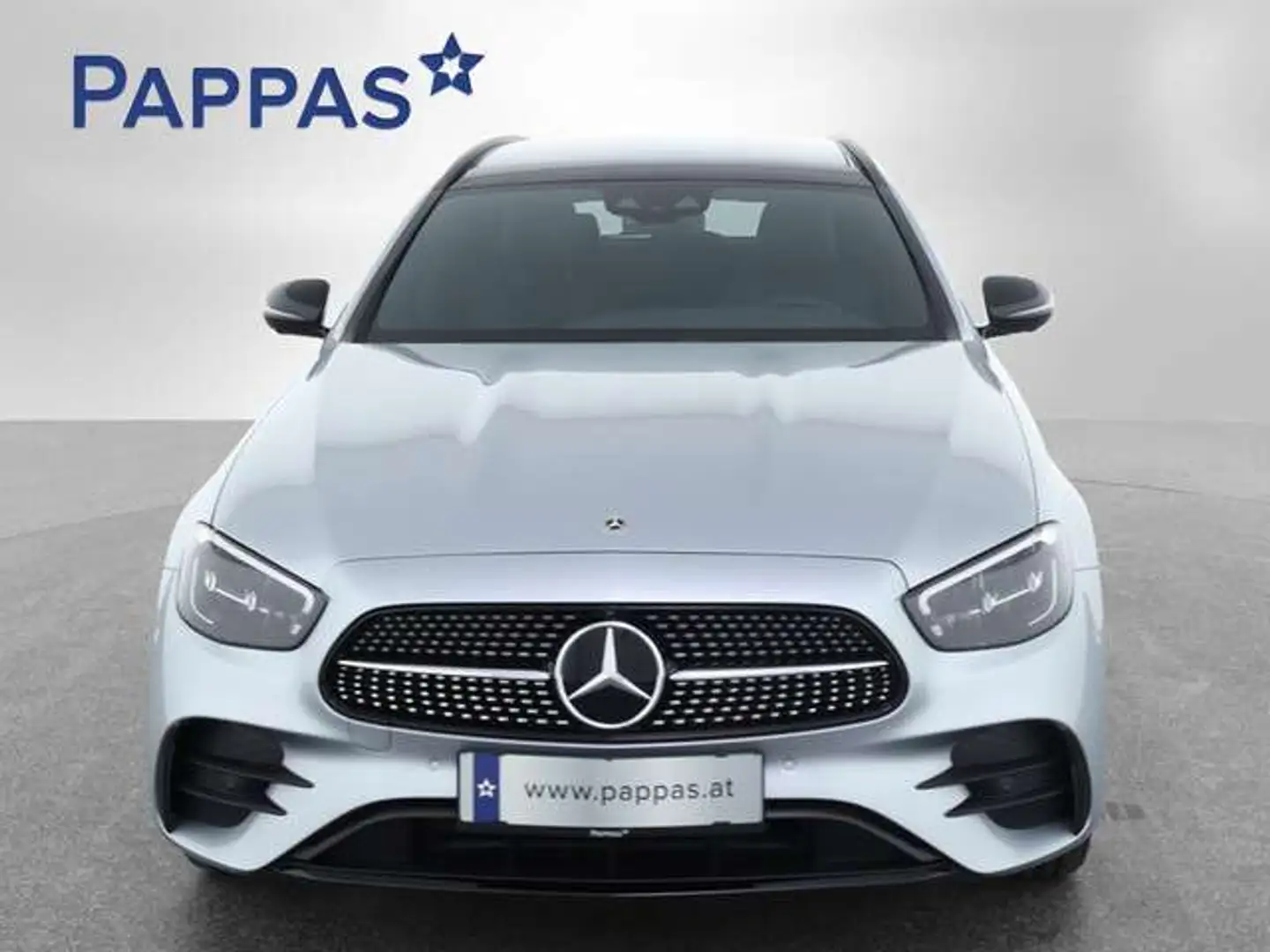 Mercedes-Benz E 300 DE 4M T-Modell Pano LED Navi Cam AHK AUT Argento - 2