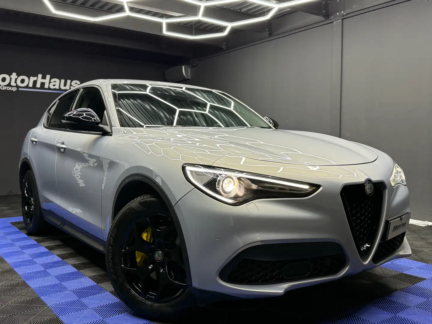 Alfa Romeo Stelvio 2.2 t Q4 Edizione Rosso 190cv auto Weiß - 1