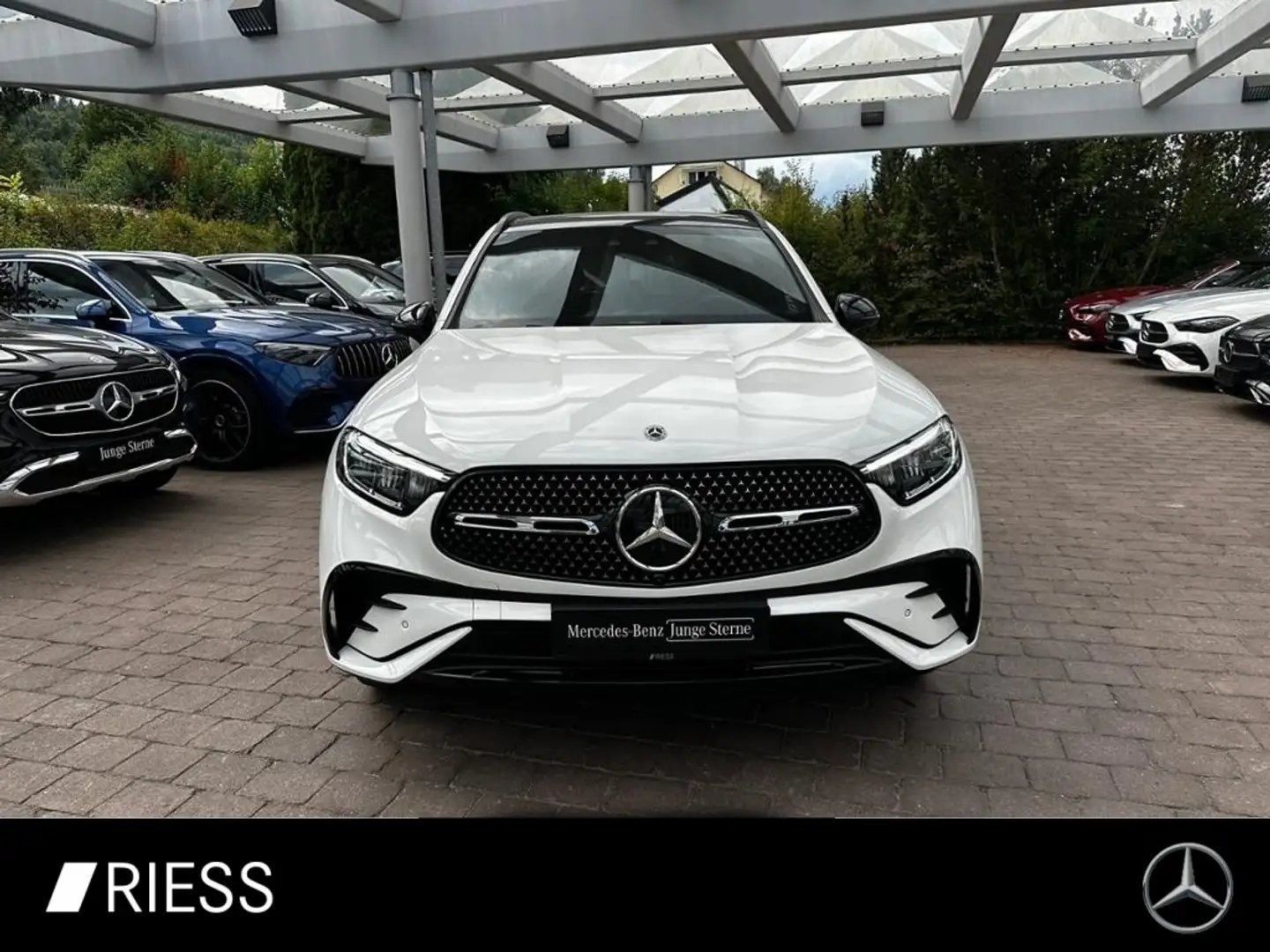 Mercedes-Benz GLC 220 d 4M AMG Sport Night Distr Pano AHK 360 19" Weiß - 2