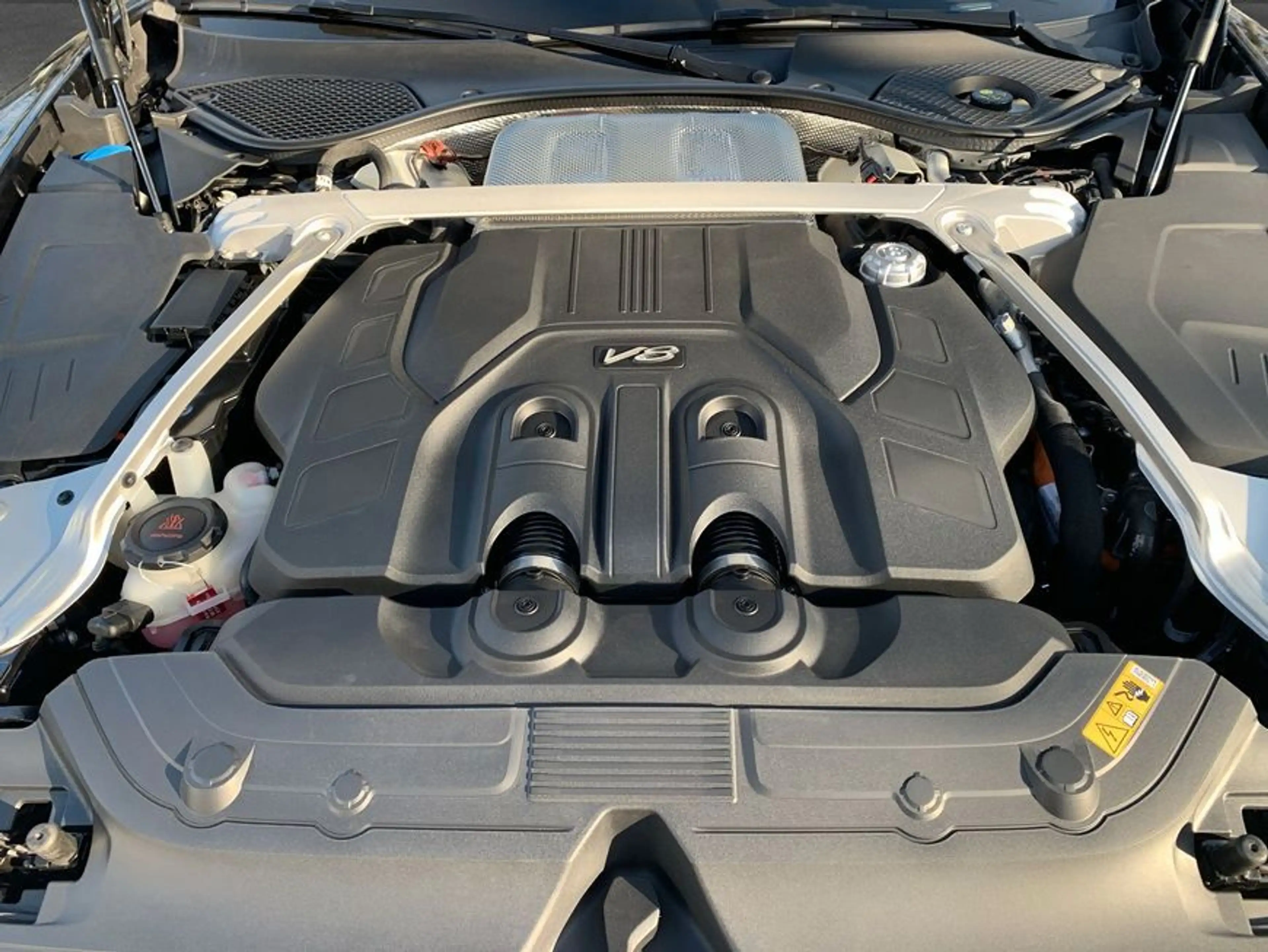 Bentley Continental GTC New Continental GTC V8 Hybrid Black Edition — photo 11