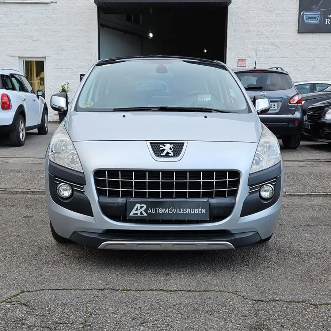 Peugeot 3008 Premium 1.6 HDI 110 FAP Grau - 2