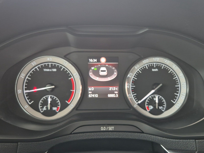 Skoda Karoq Style Carplay Navi LED PDC SHZ — photo 11