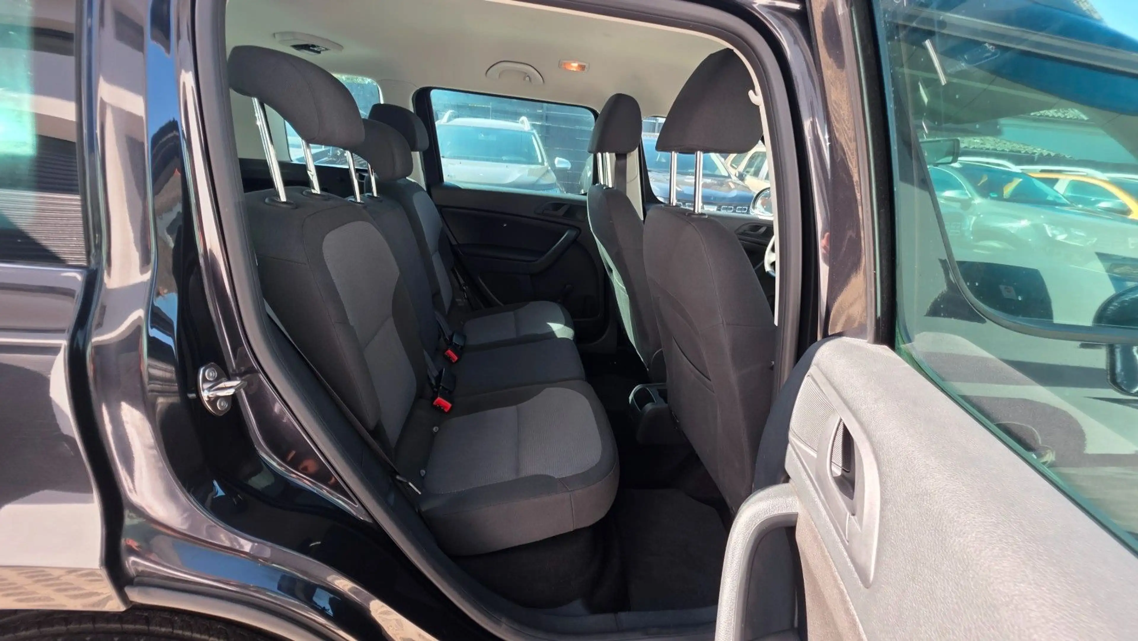 Skoda Yeti Active Plus Edition*TÜV & Inspektion Neu* — photo 9