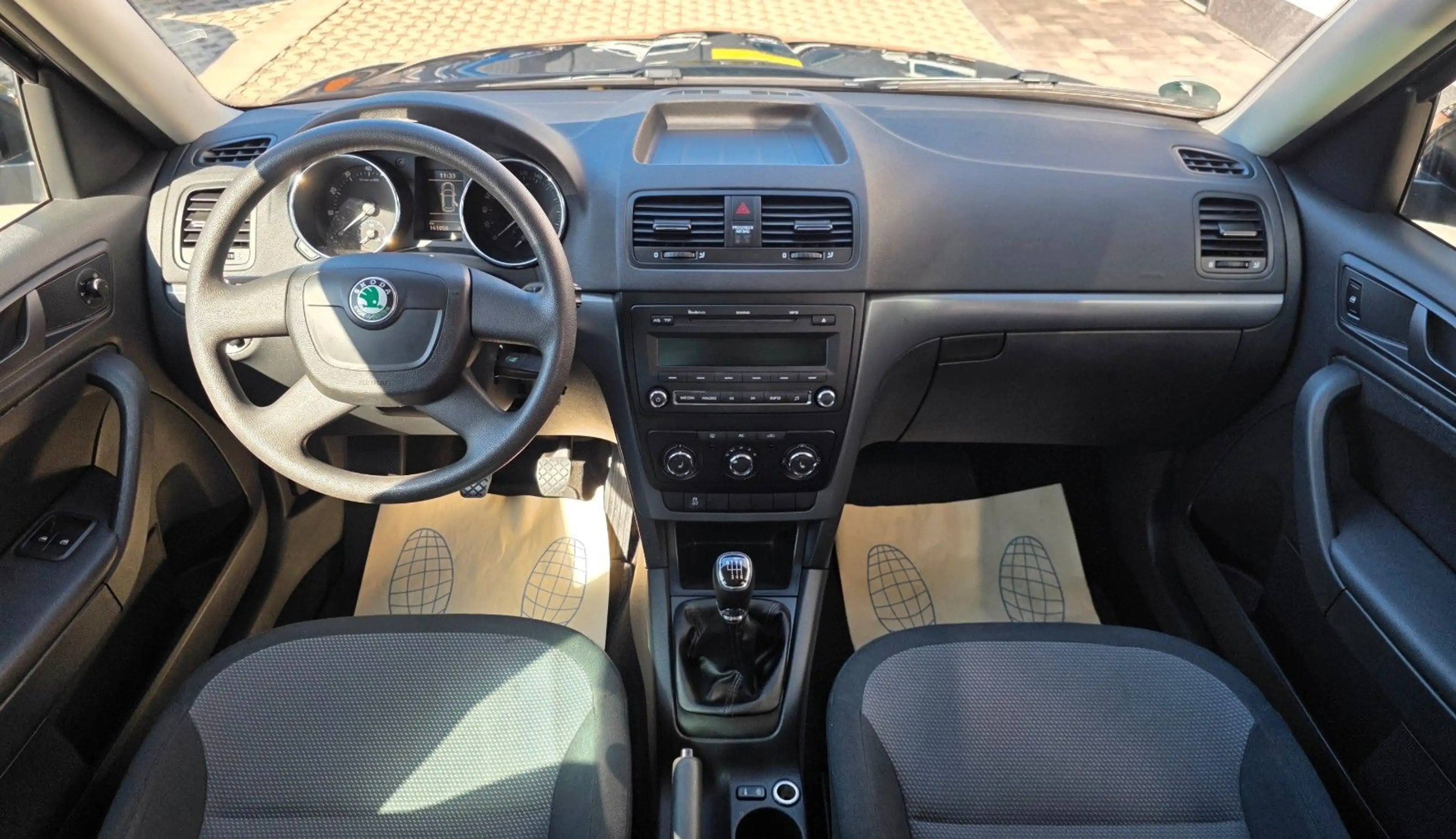 Skoda Yeti Active Plus Edition*TÜV & Inspektion Neu* — photo 10