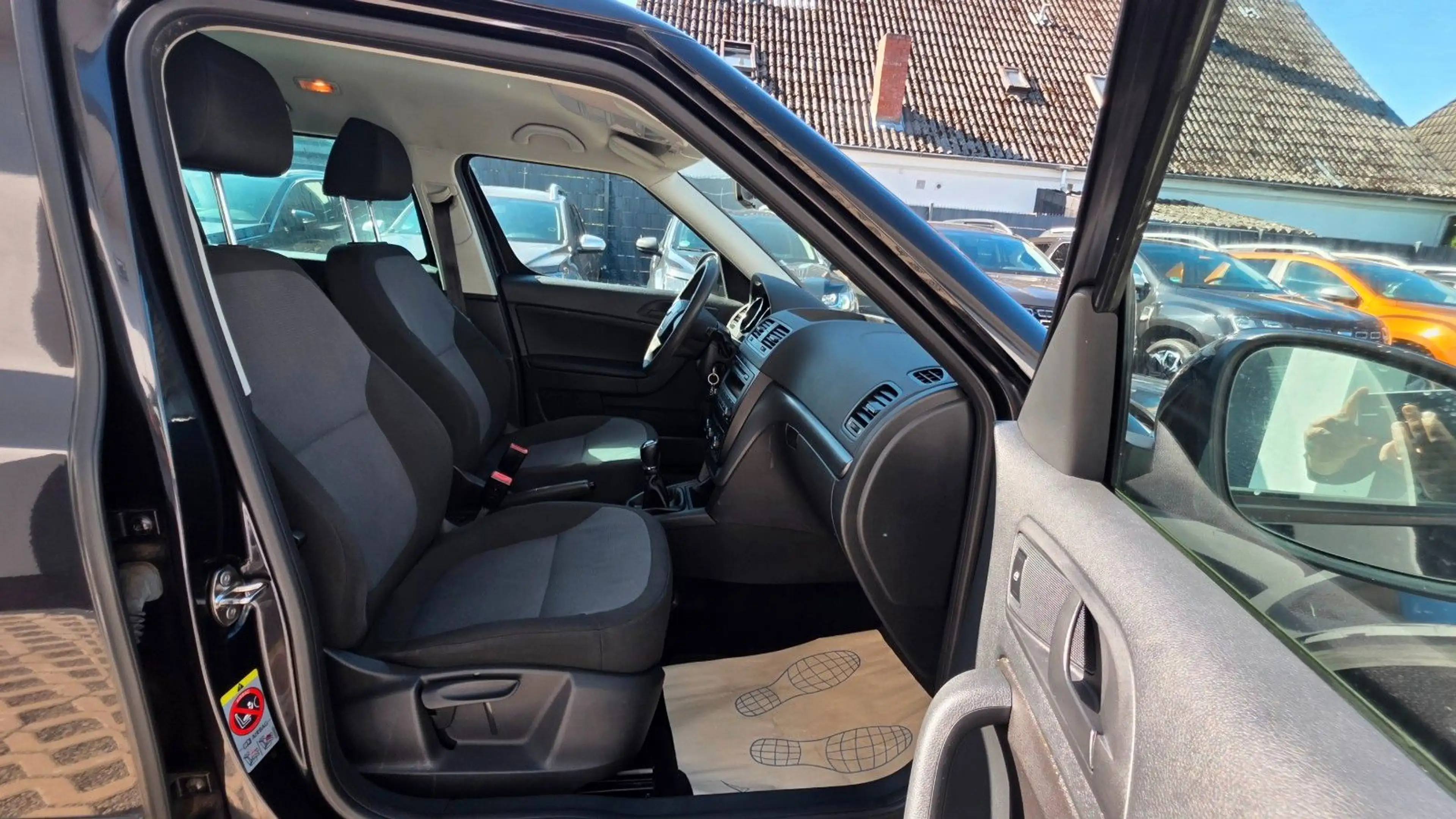 Skoda Yeti Active Plus Edition*TÜV & Inspektion Neu* — photo 8