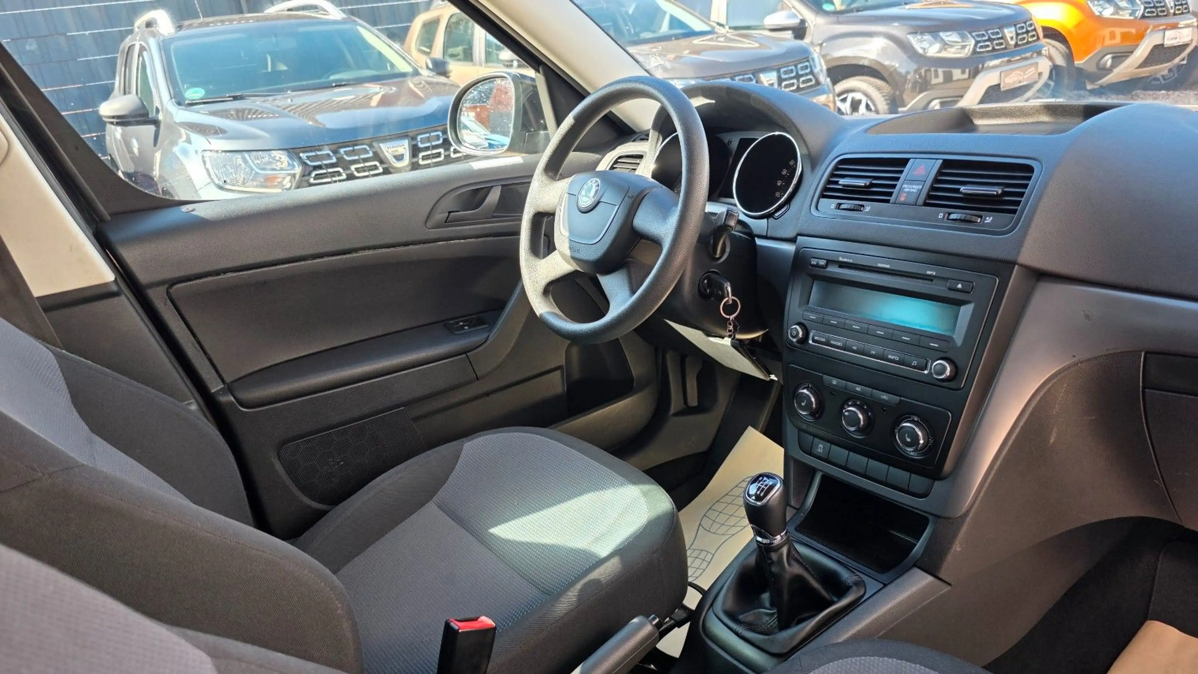 Skoda Yeti Active Plus Edition*TÜV & Inspektion Neu* — photo 11