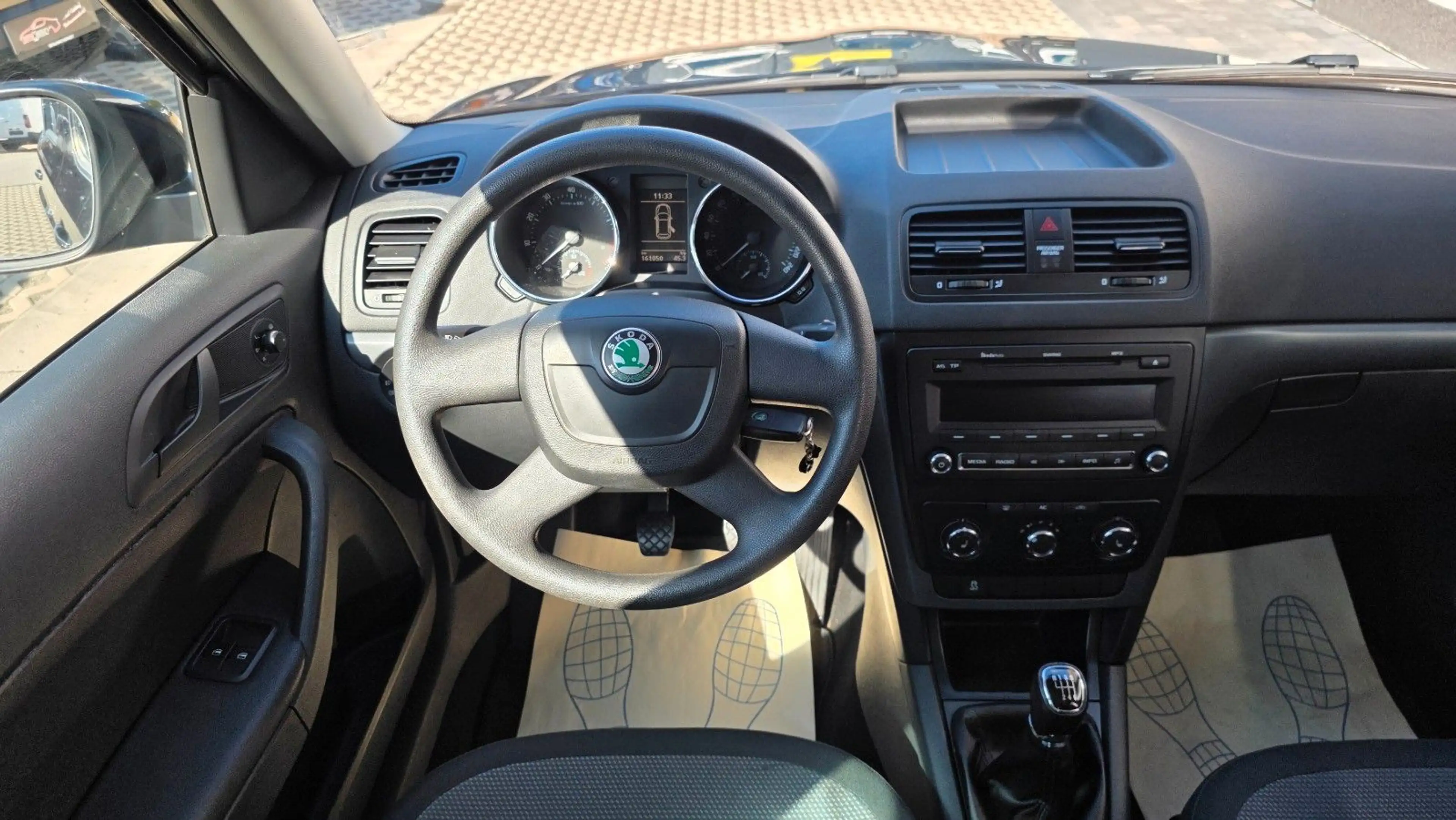 Skoda Yeti Active Plus Edition*TÜV & Inspektion Neu* — photo 12