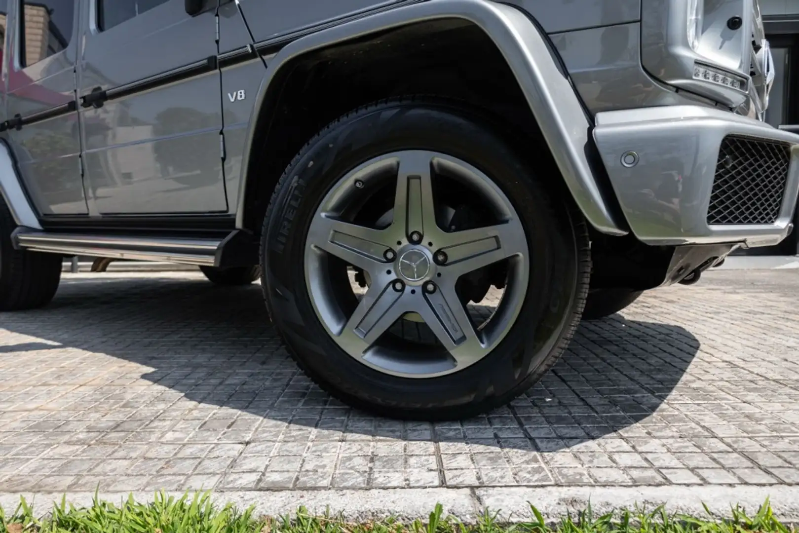 Mercedes-Benz G 500 Aut. Gris - 2