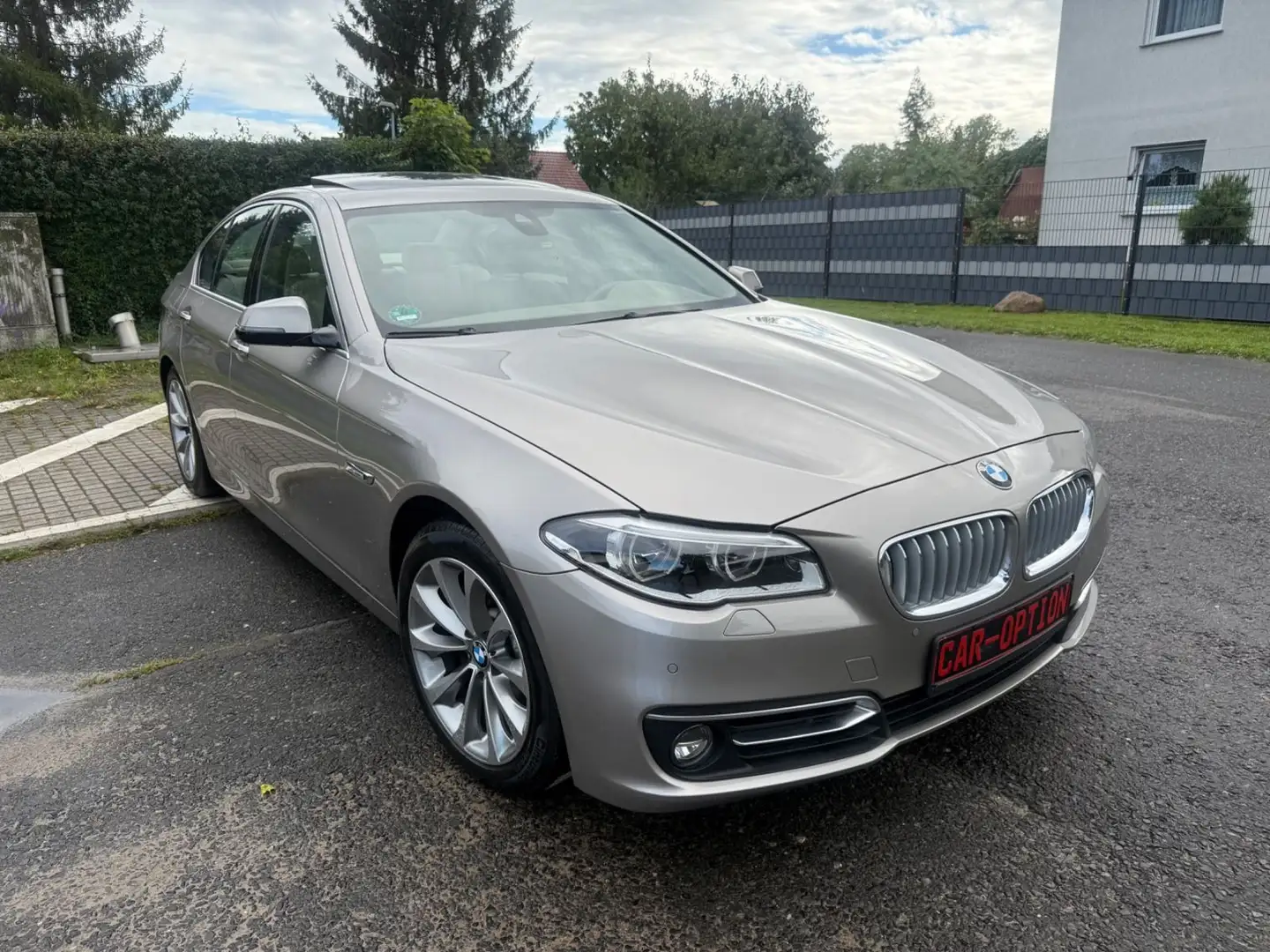 BMW 520 d Limousine/Head-Up/Leder/1.Besitz ! Glasdach Argent - 2