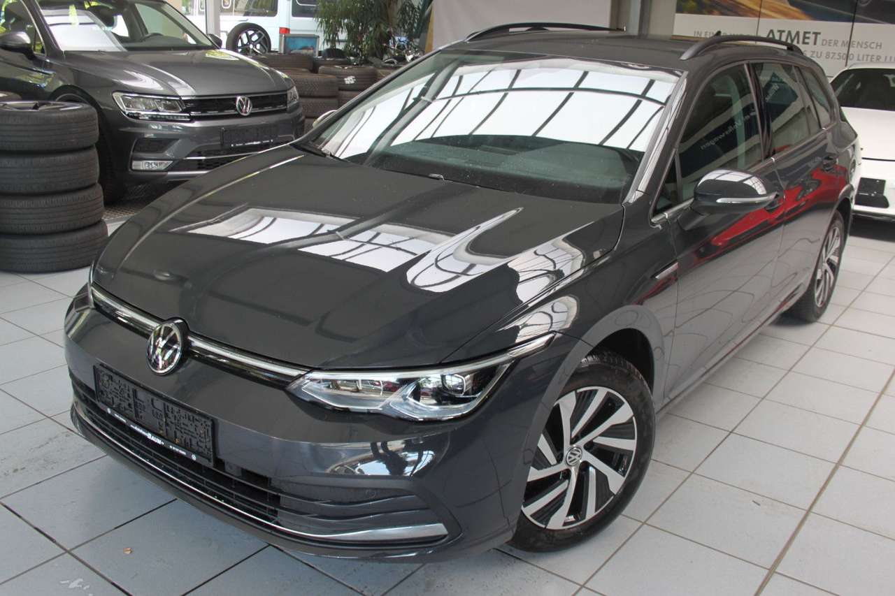 Volkswagen Golf 2023 — VIII Variant Style/DSG/AHK/KAME/ACC/STZHZ/A