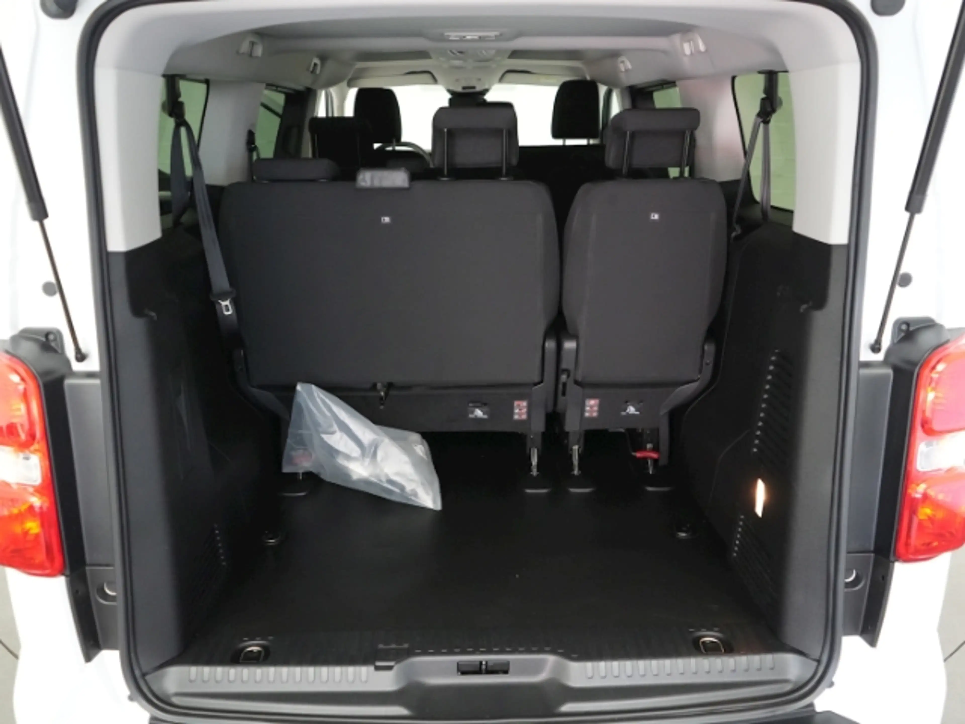 Opel Zafira Life FACELIFT XL EDITION AT 9-SITZER+ANHÄNGERKUPPLUNG+N — photo 9