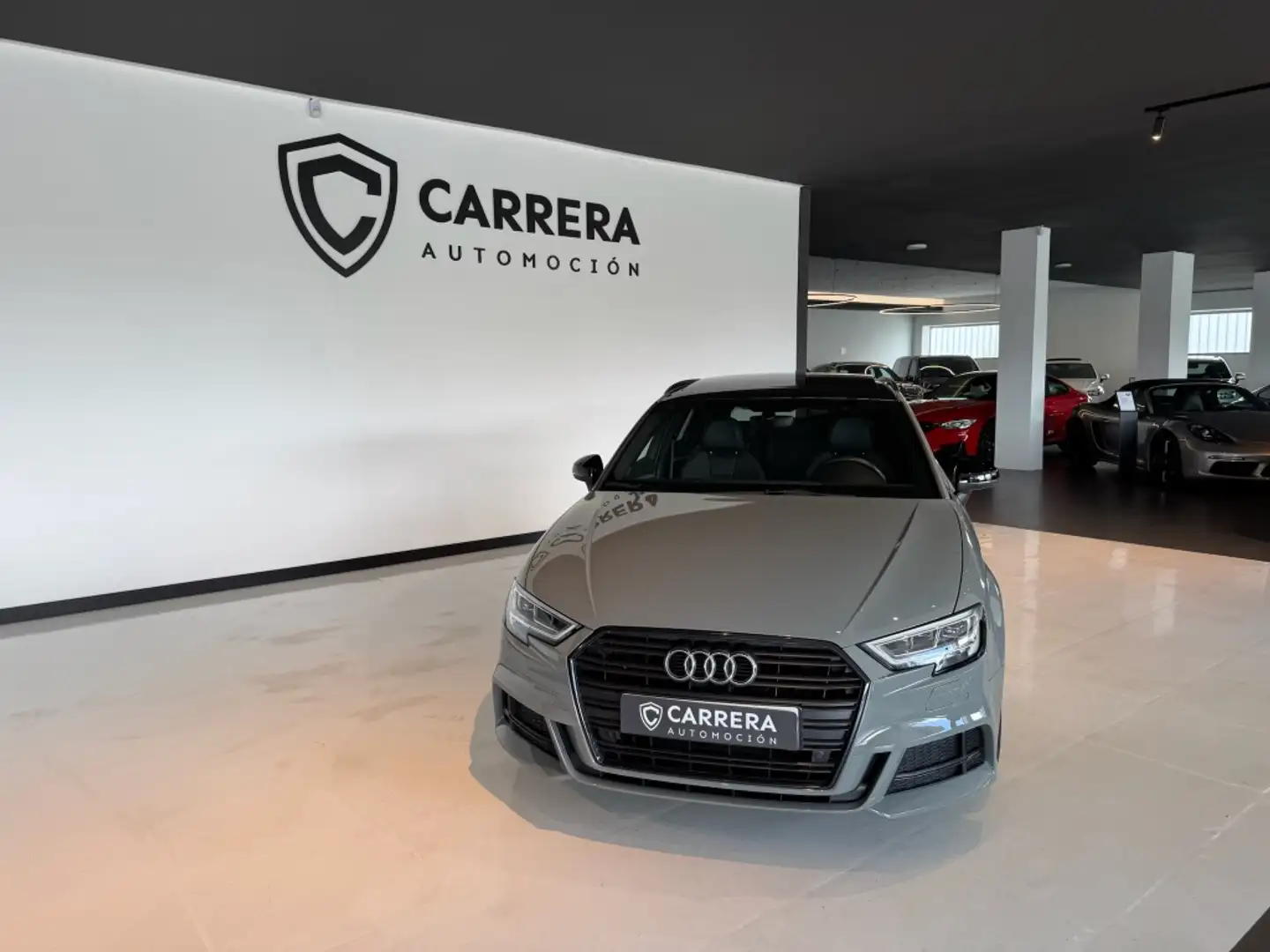 Audi A3 Sportback 35 TFSI S line S tronic Gris - 2