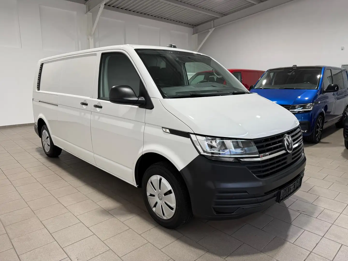 Volkswagen T6.1 Transporter ,4Motion,lang,Klima,Radio,AHK Weiß - 2