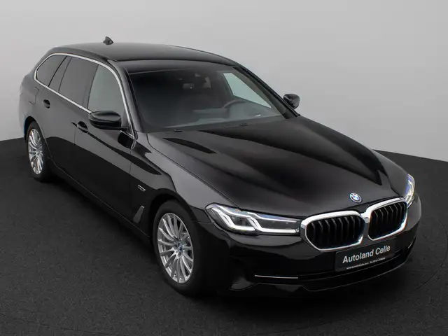 BMW 5 Series view 3