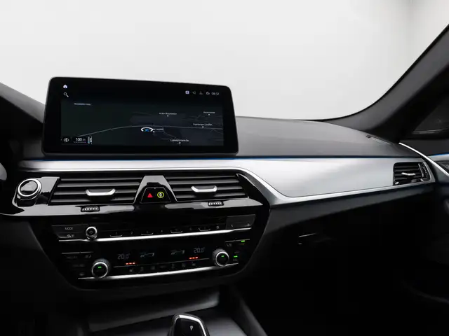 BMW 5 Series view 22